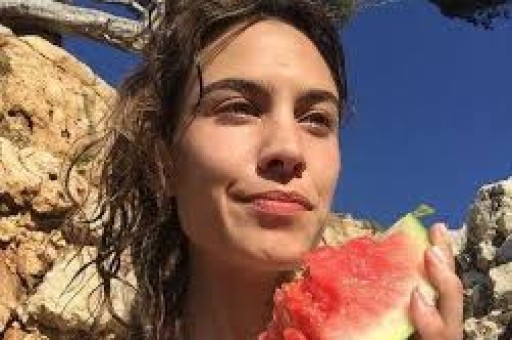王思聪股权被冻结小红书整治刷量笔记触宝60多款应用被谷歌商店下架