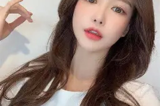 明星八卦看点啥：秦岚的原装身材太丰满了！穿抹胸都兜不住我感慨自律的女人真美_设计_面料_颜色：考古李小璐自嘲是恋爱脑！无戏可拍只能靠跳舞博曝光女儿也进青春期不好管_贾乃亮_生活_网友：邹市明和冉莹颖去